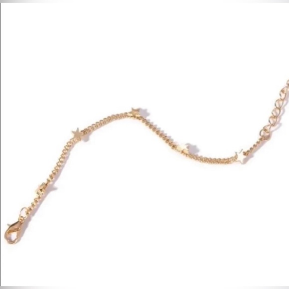 Dainty Gold Star Chain Bracelet - Picture 2 of 3